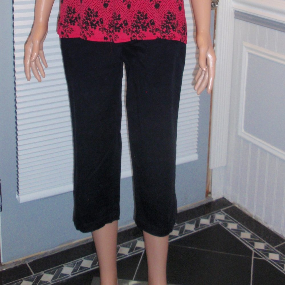 Croft&barrow stretch Capri's classic fit black size 30" or 6